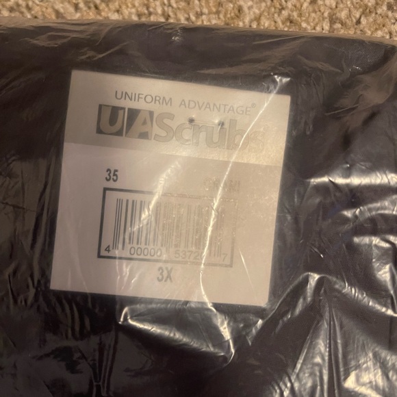 NWT UA scrub pants - Picture 3 of 3